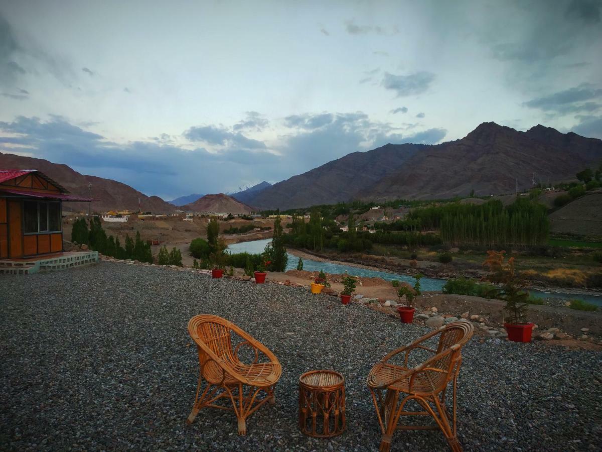 Neryok'S Indus View Hotel Chimre Kültér fotó
