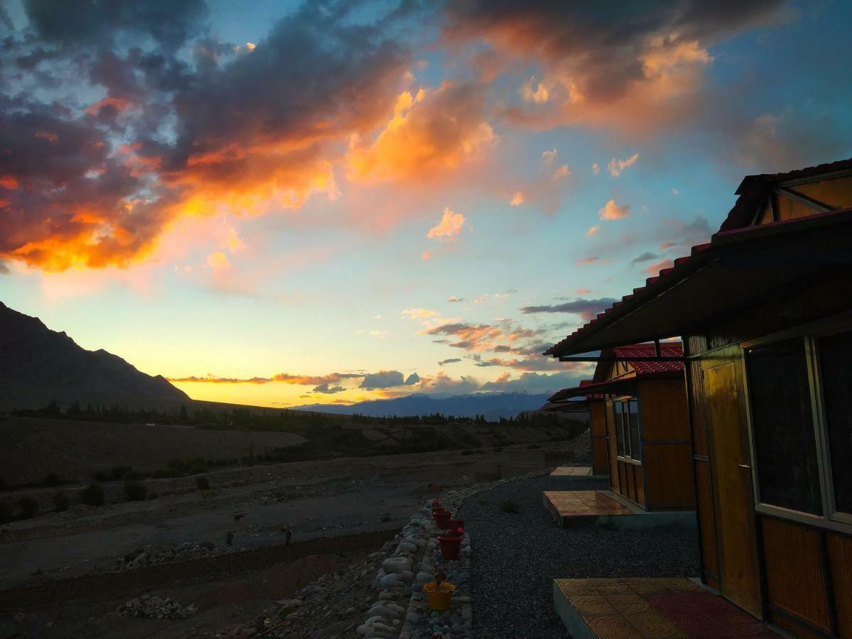 Neryok'S Indus View Hotel Chimre Kültér fotó